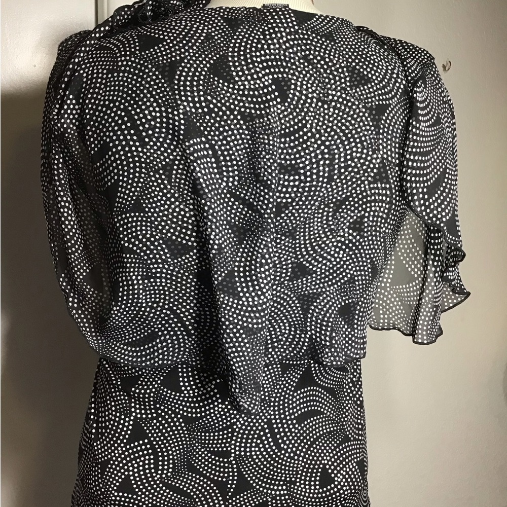 ADELE & MAY BLOUSE WOMEN Sz  M W/Poncho Cover Floral Embroidered Around The Nec - Picture 8 of 13